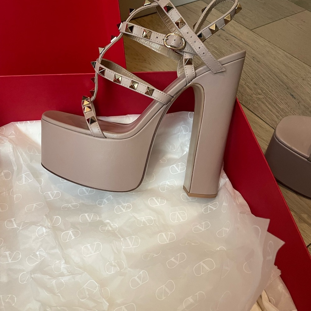 Valentino platform shoes ￼
